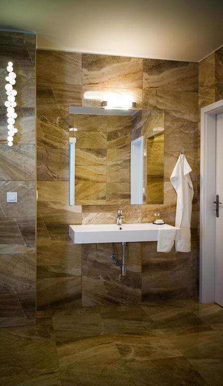 A7 Apartments Komárno Екстериор снимка