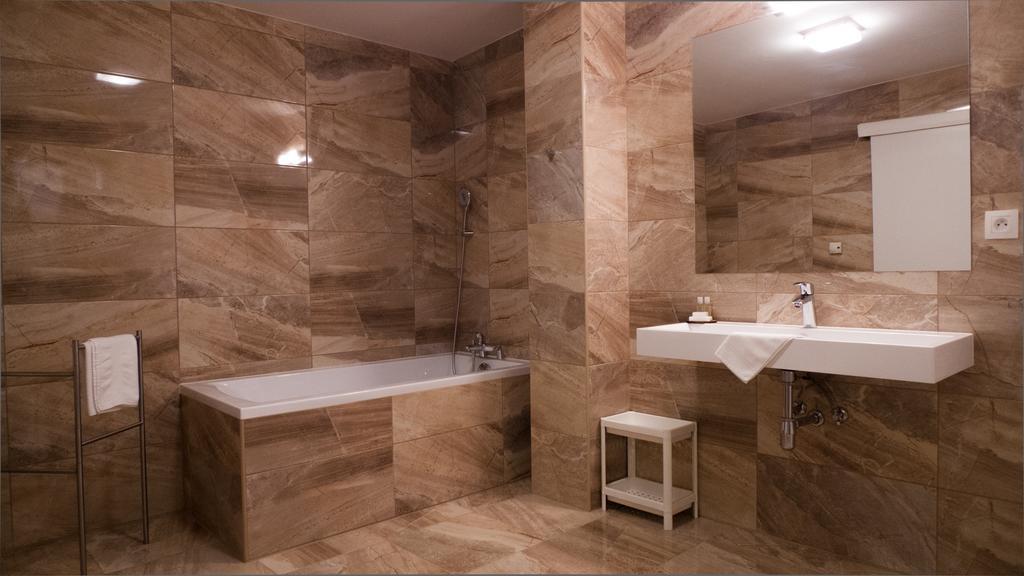 A7 Apartments Komárno Екстериор снимка